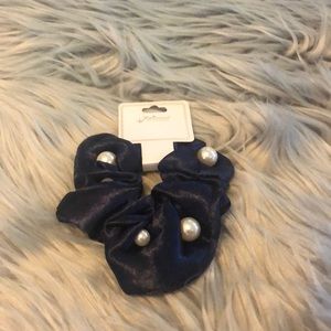 Pearl Hair Scrunchie